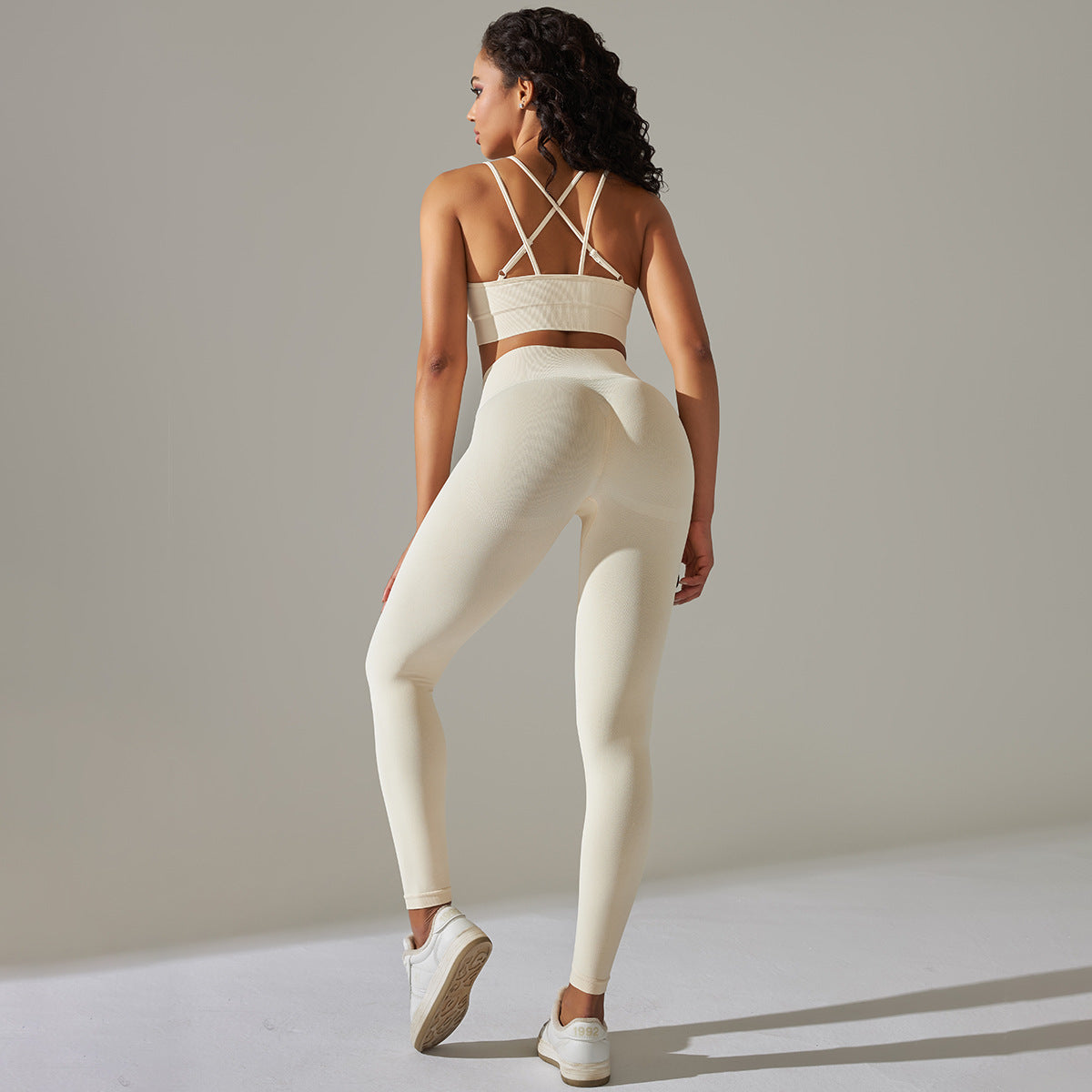 Everful Completo Yoga Senza Cuciture a Costine Donna Vita Alta Controllo Pancia Reggiseno Sportivo Leggings Pantaloncini